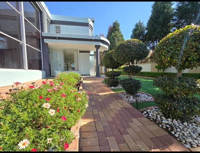 6 BEDROOM PROPERTY TO RENT IN SILVER LAKES